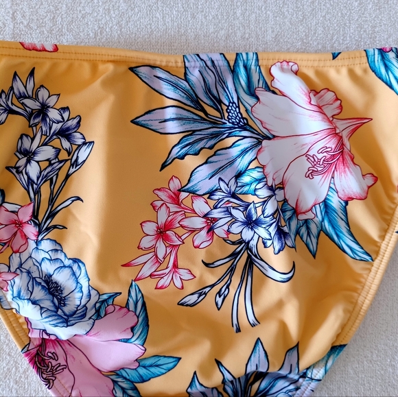 VENUS Yellow Tropical Floral Print High-Leg Bikini Bottom, size S - Picture 6 of 9